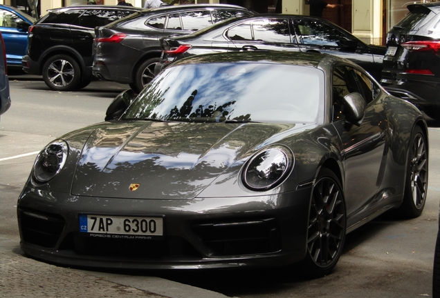 Porsche 992 Carrera 4S