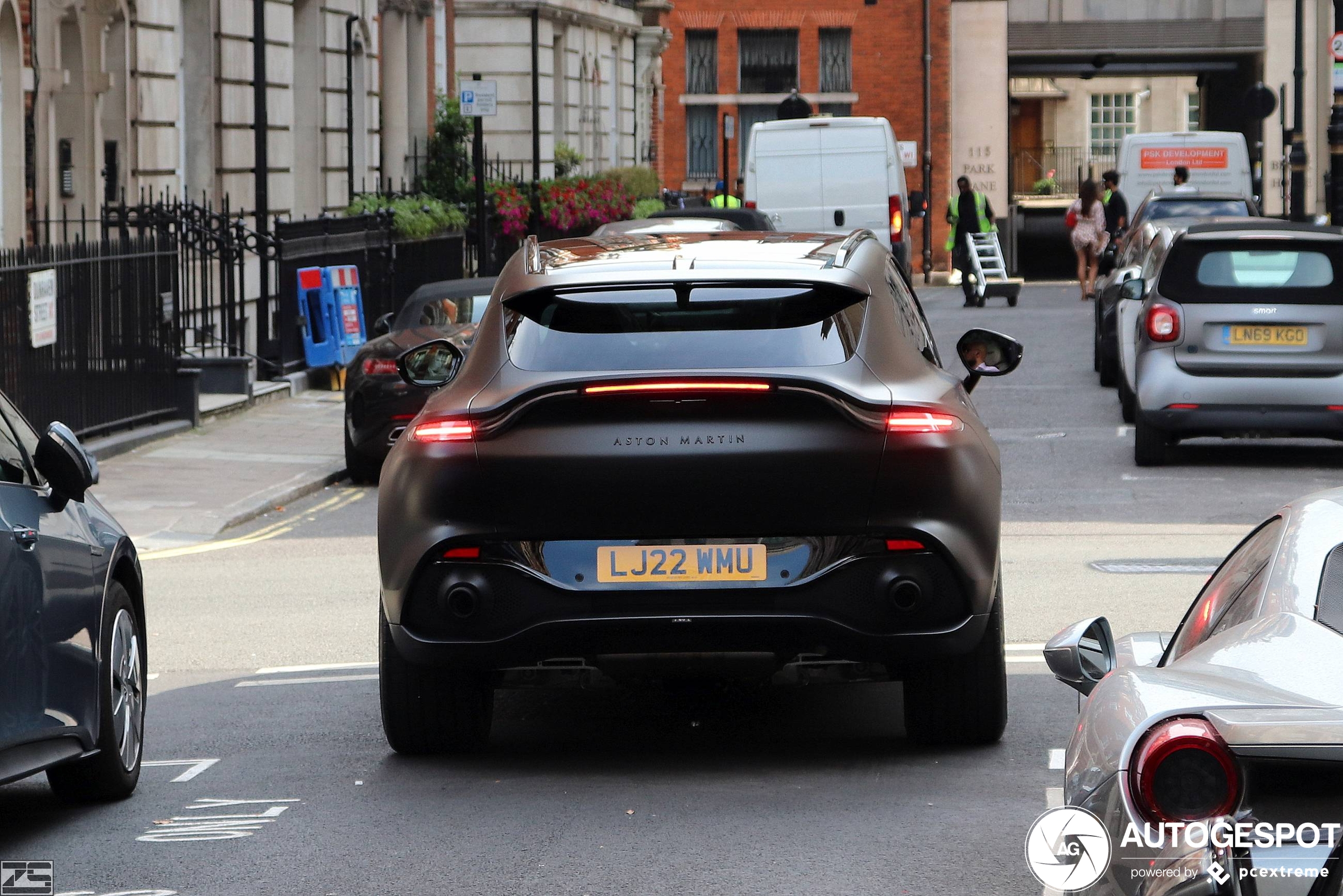 Aston Martin DBX