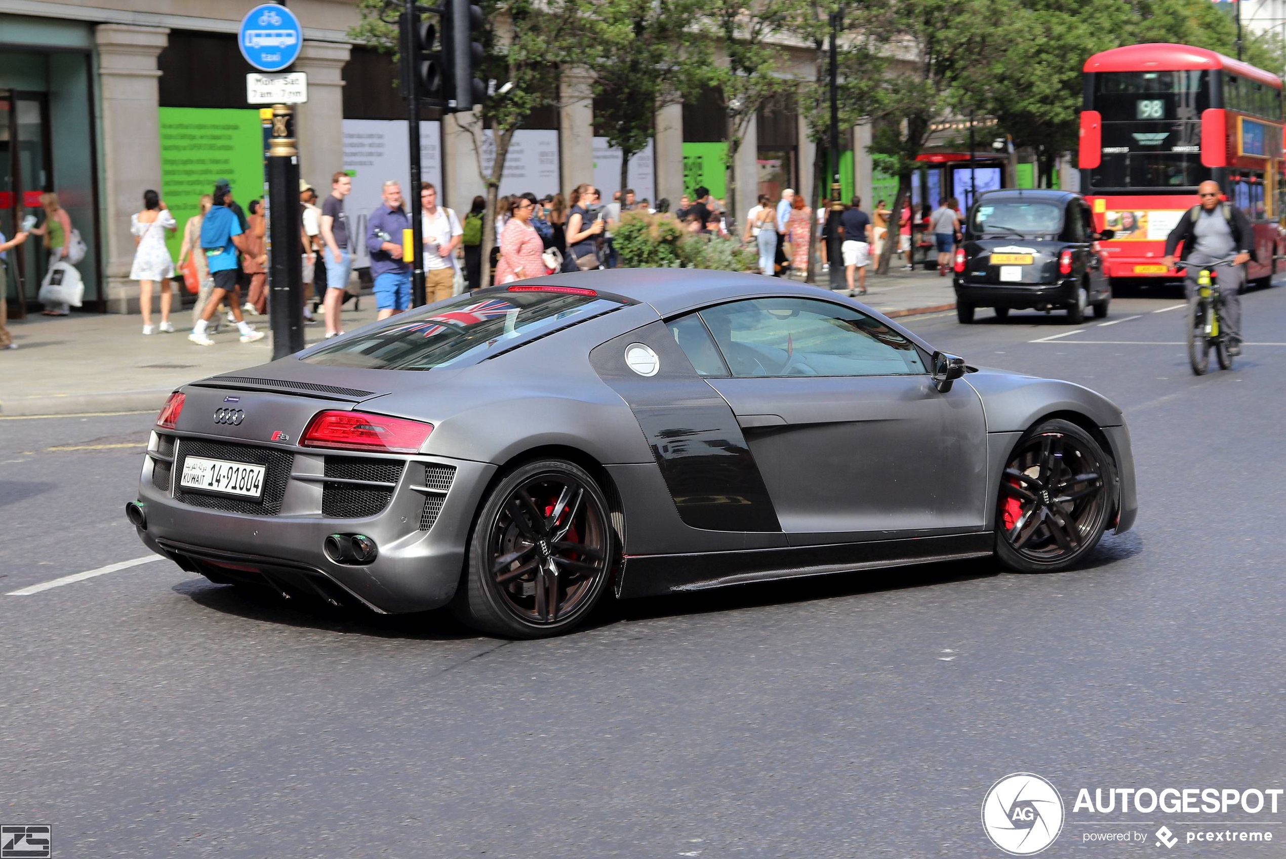 Audi R8 V10