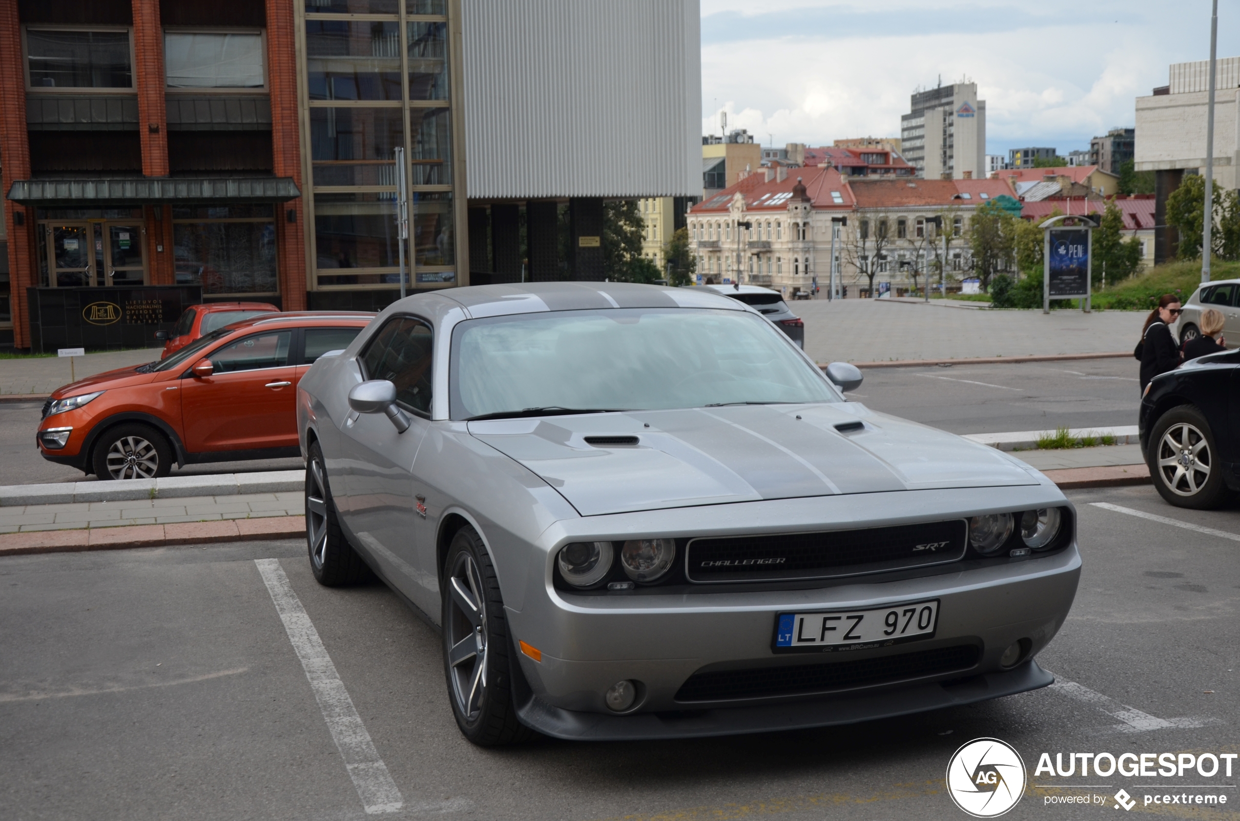 Dodge Challenger SRT-8 392