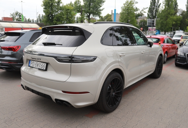 Porsche 9YA Cayenne GTS