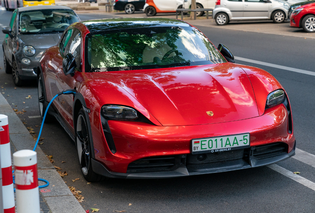 Porsche Taycan Turbo Cross Turismo