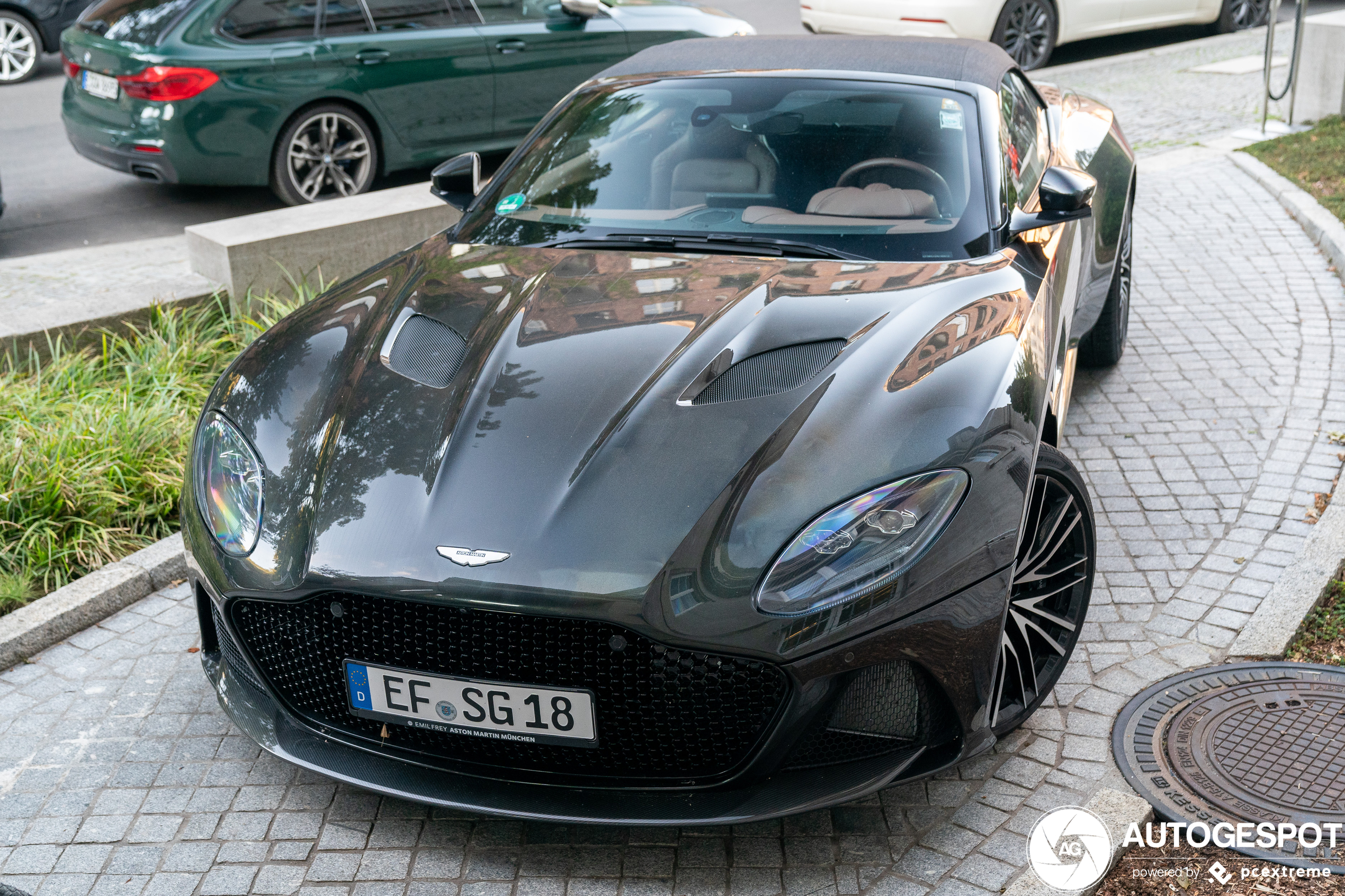 Aston Martin DBS Superleggera Volante