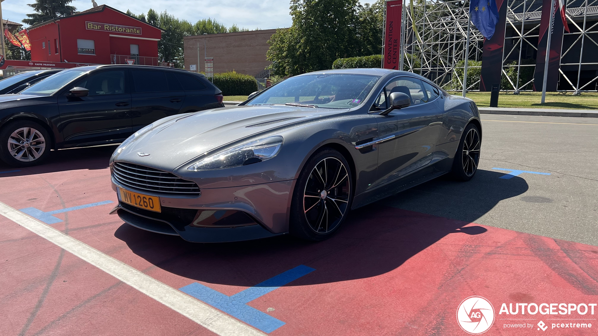 Aston Martin Vanquish 2013