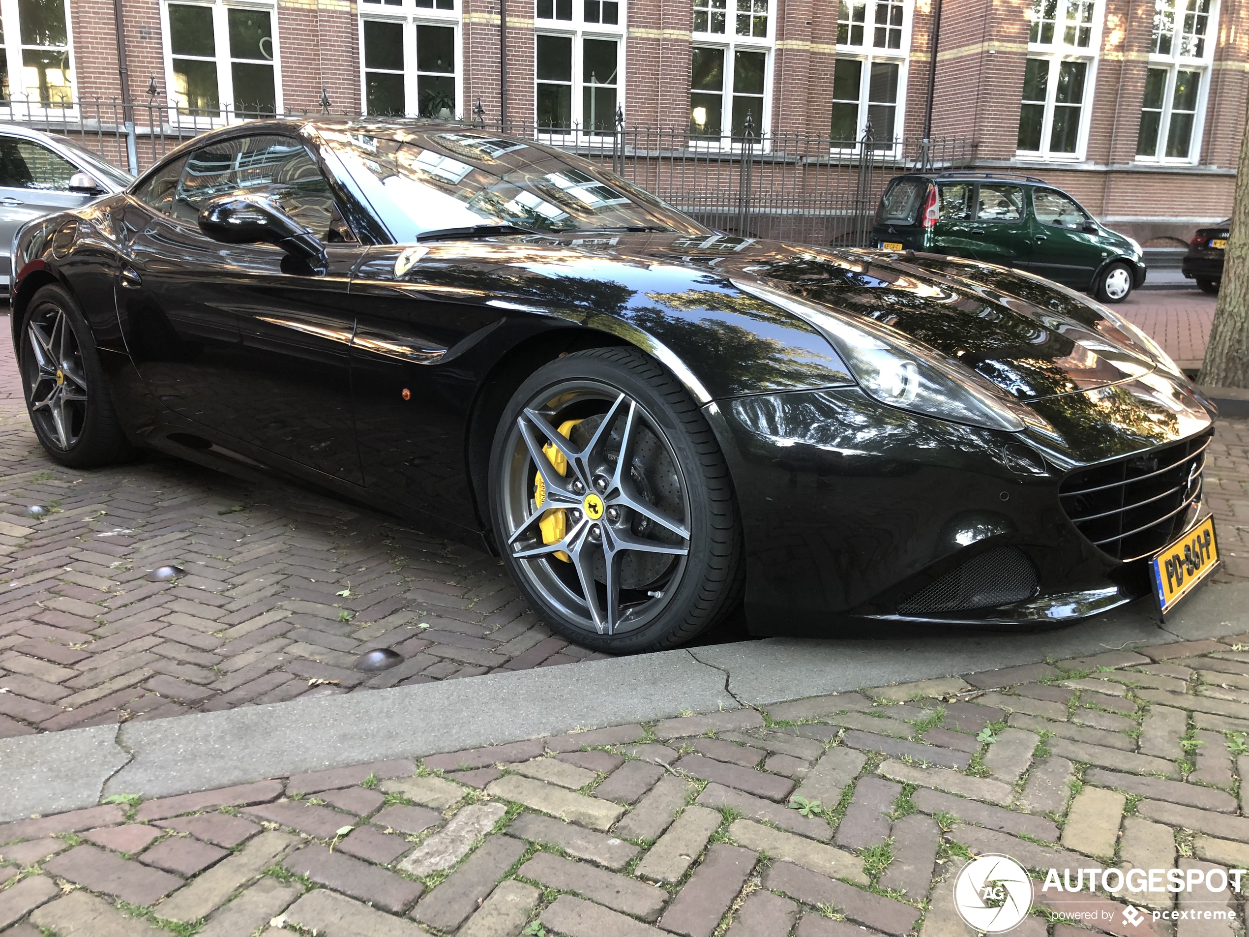 Ferrari California T