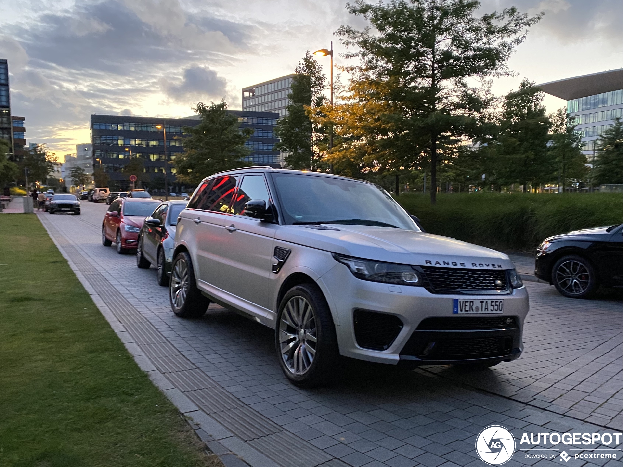 Land Rover Range Rover Sport SVR