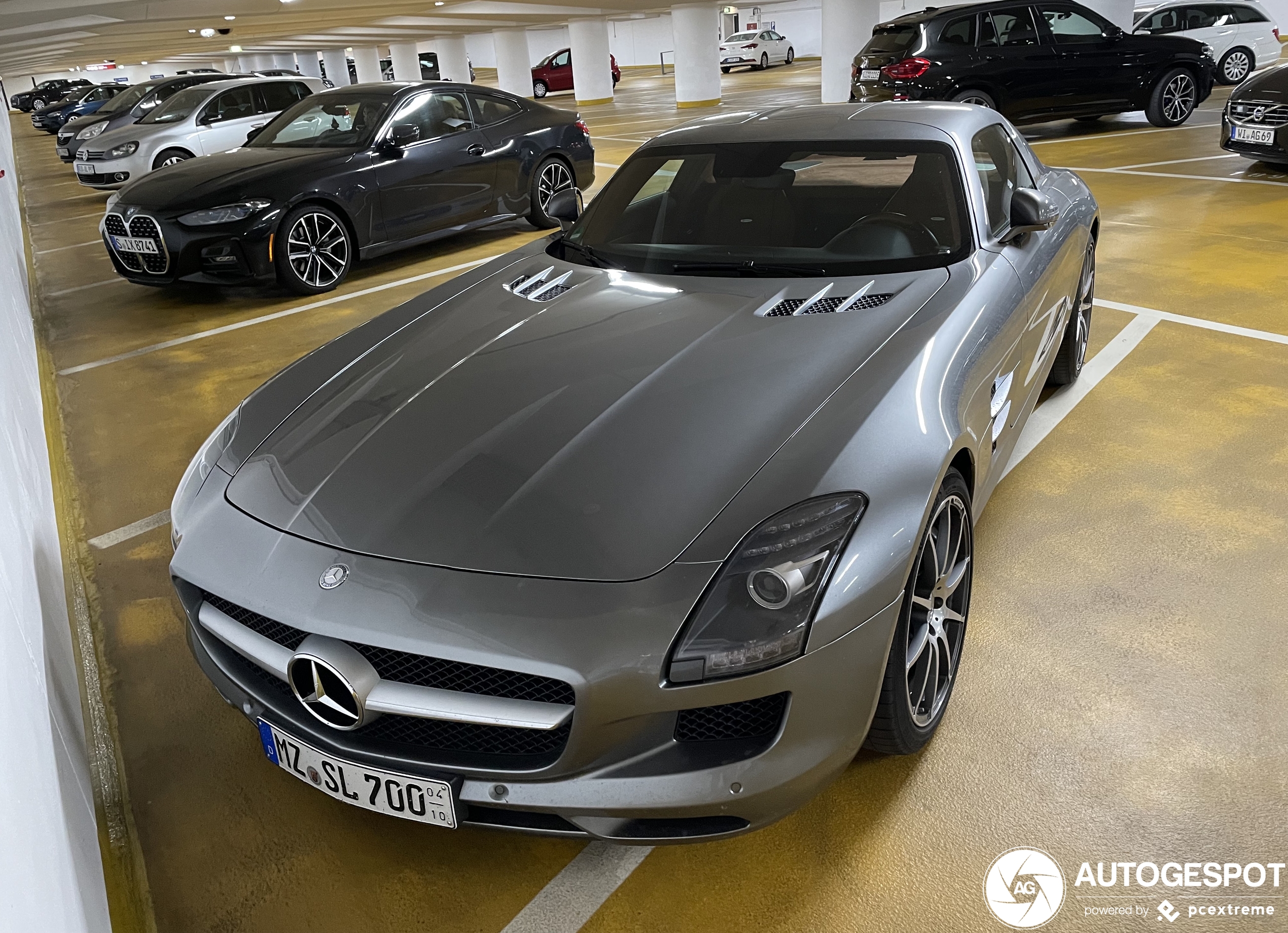 Mercedes-Benz SLS AMG