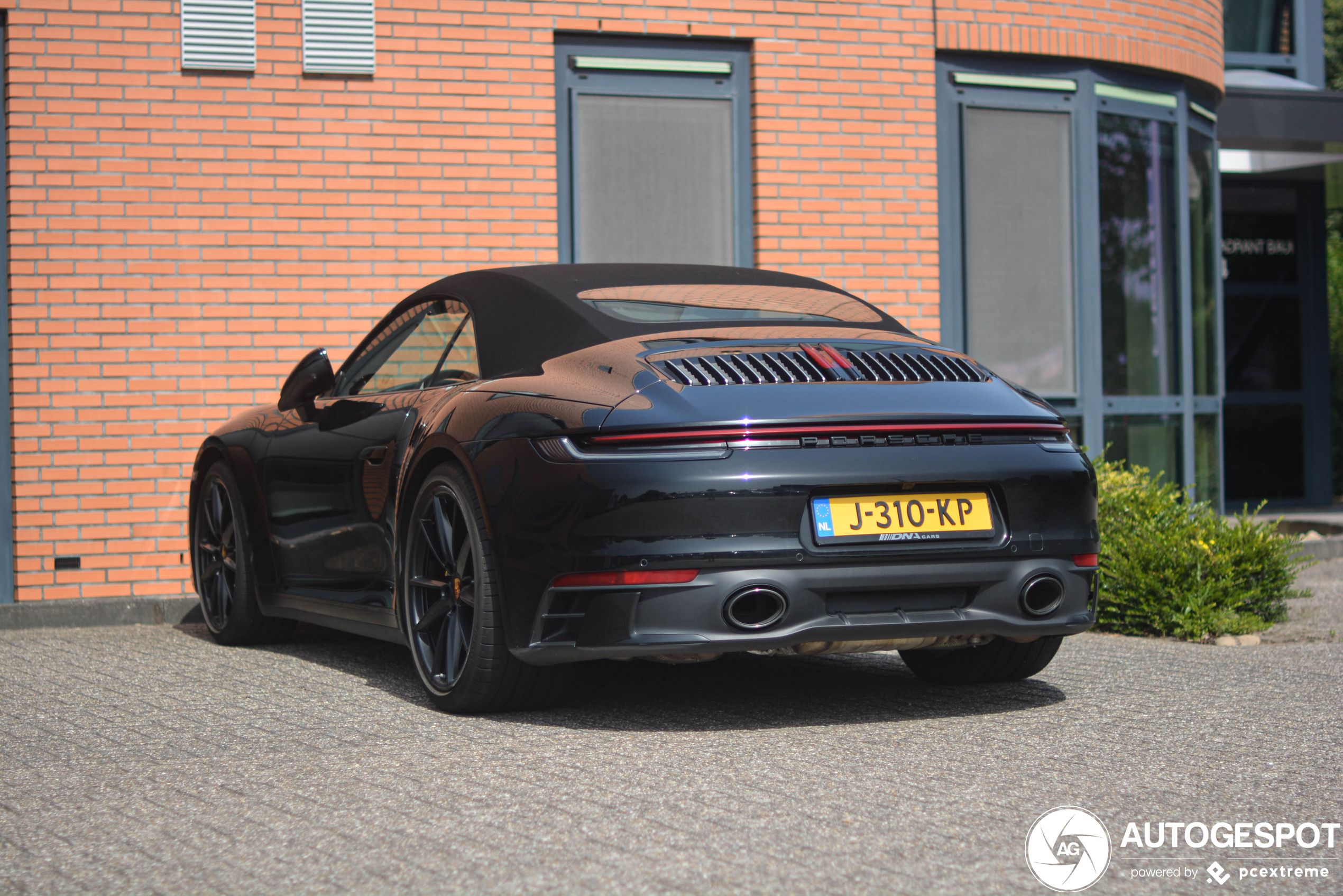 Porsche 992 Carrera 4S Cabriolet