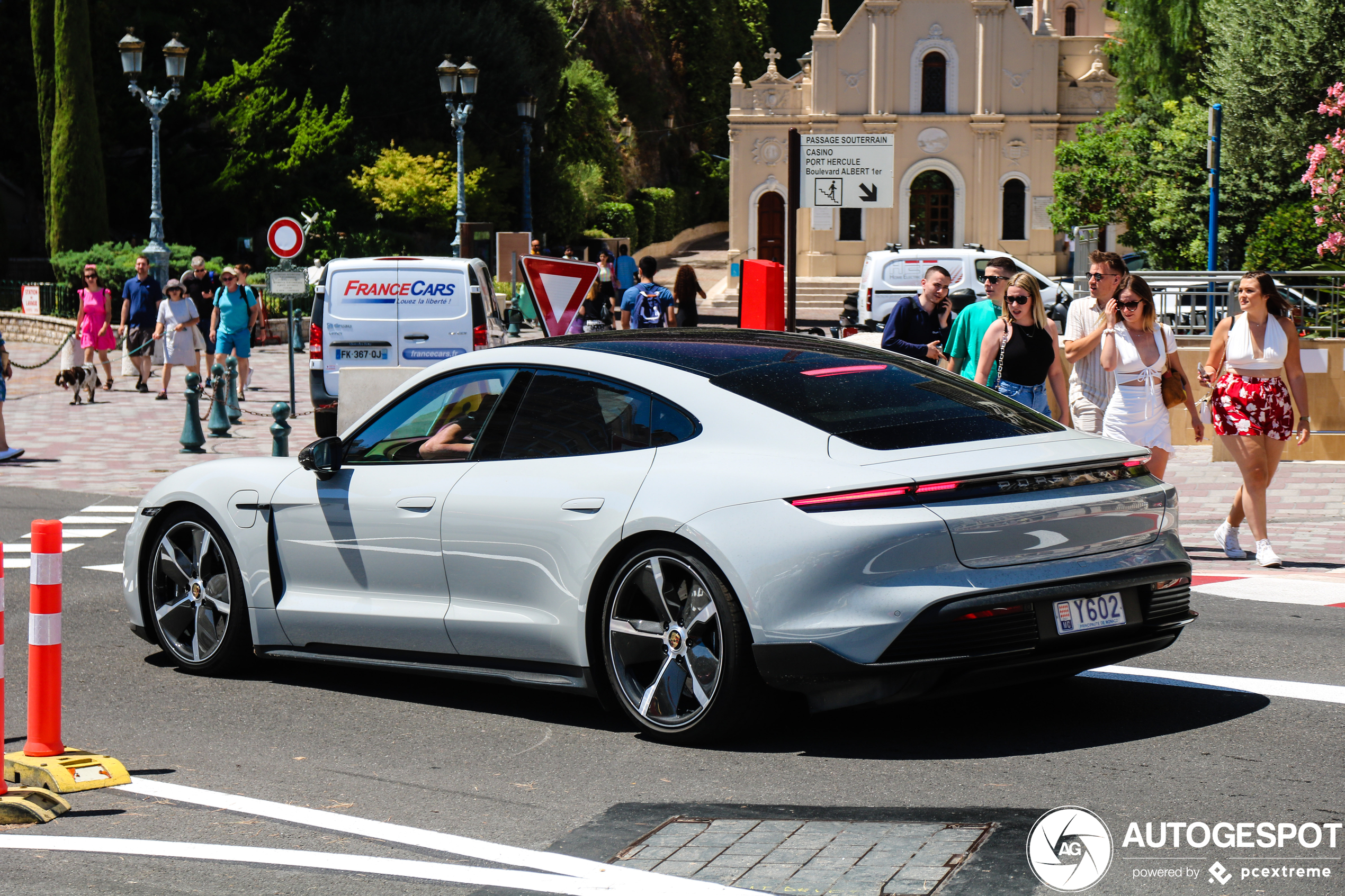 Porsche Taycan Turbo