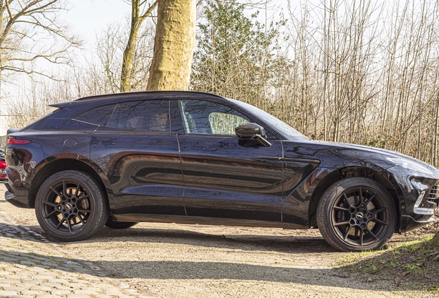 Aston Martin DBX