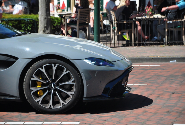 Aston Martin V8 Vantage 2018