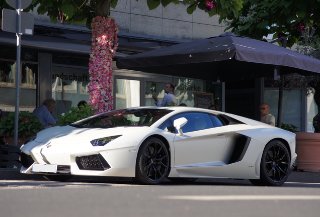 Lamborghini Aventador LP700-4