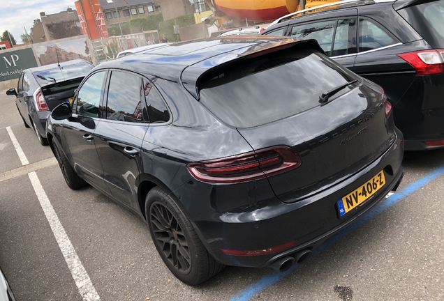 Porsche 95B Macan GTS