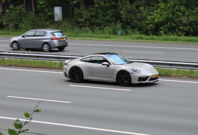 Porsche 992 Carrera 4S