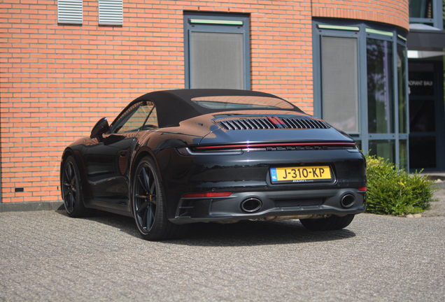 Porsche 992 Carrera 4S Cabriolet