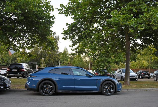 Porsche Taycan Turbo Cross Turismo