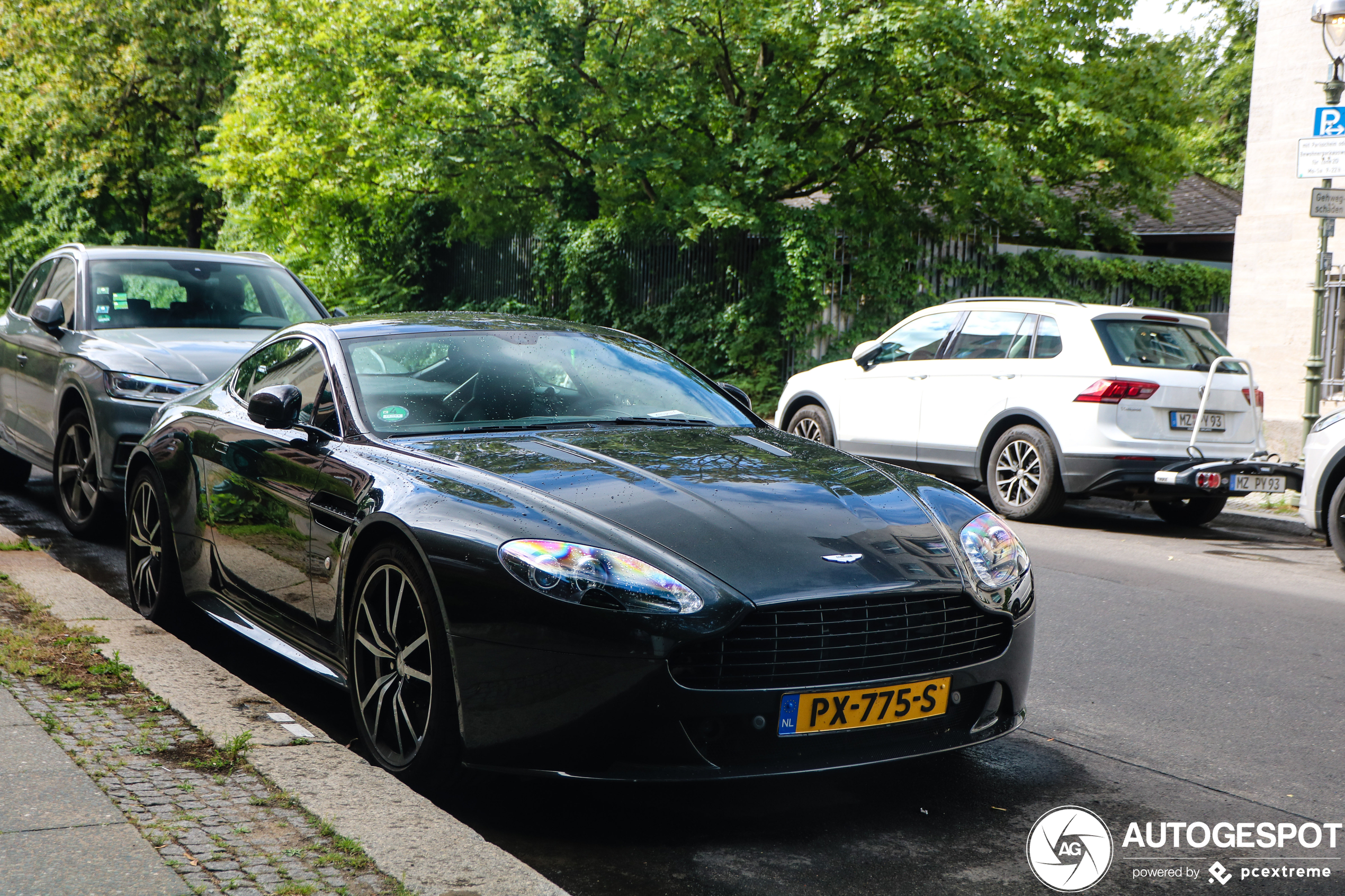 Aston Martin V8 Vantage S