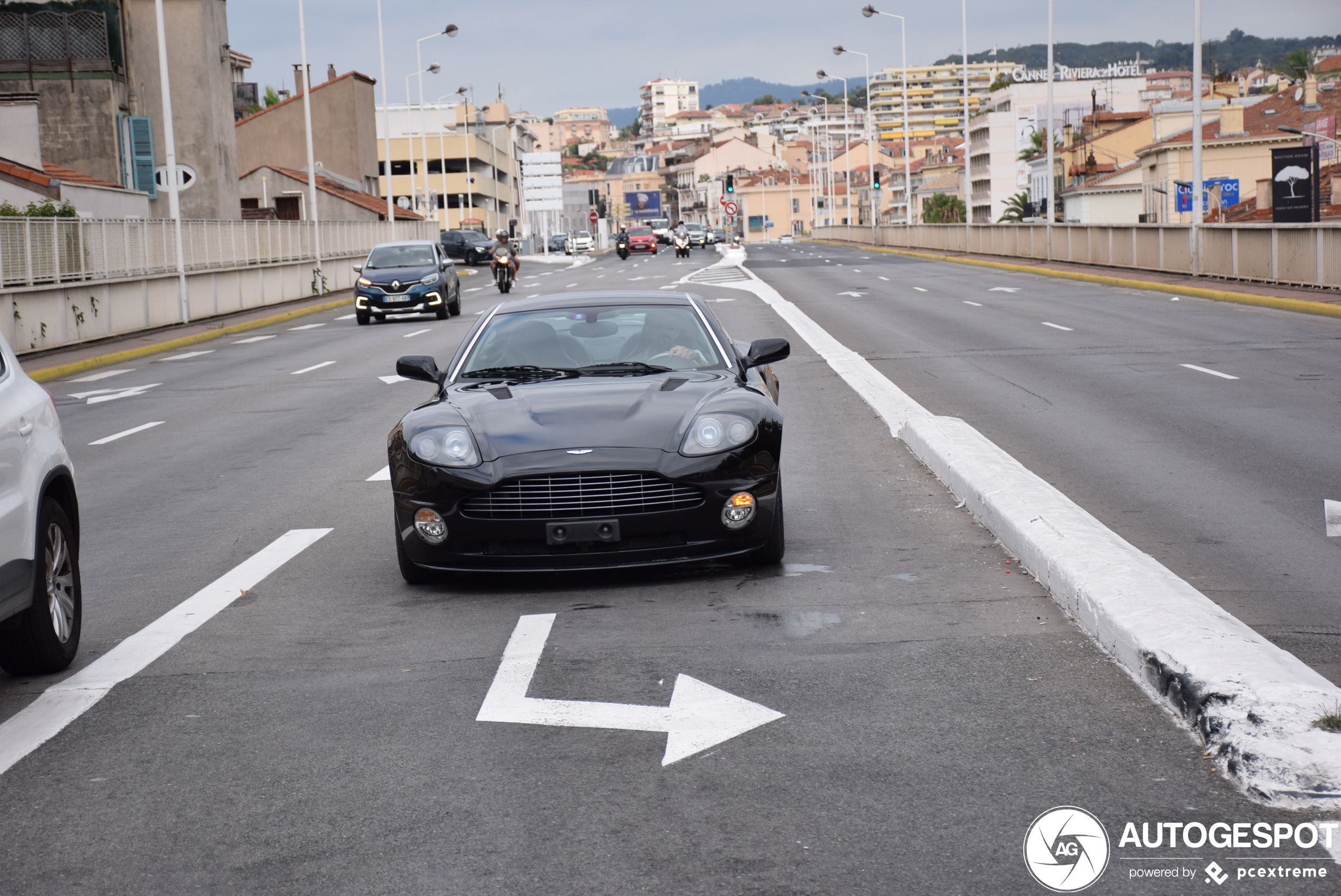 Aston Martin Vanquish S