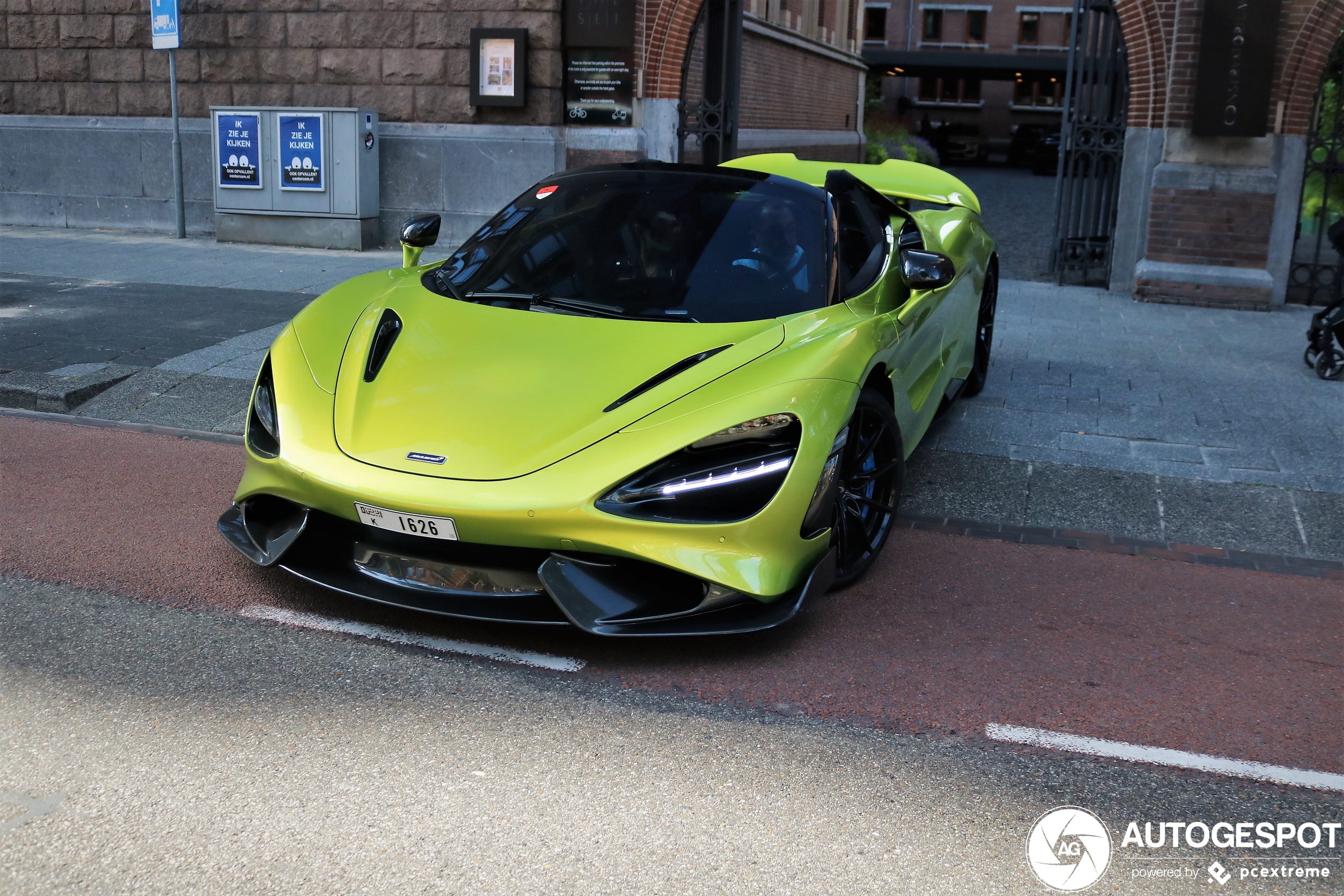 McLaren 765LT Spider