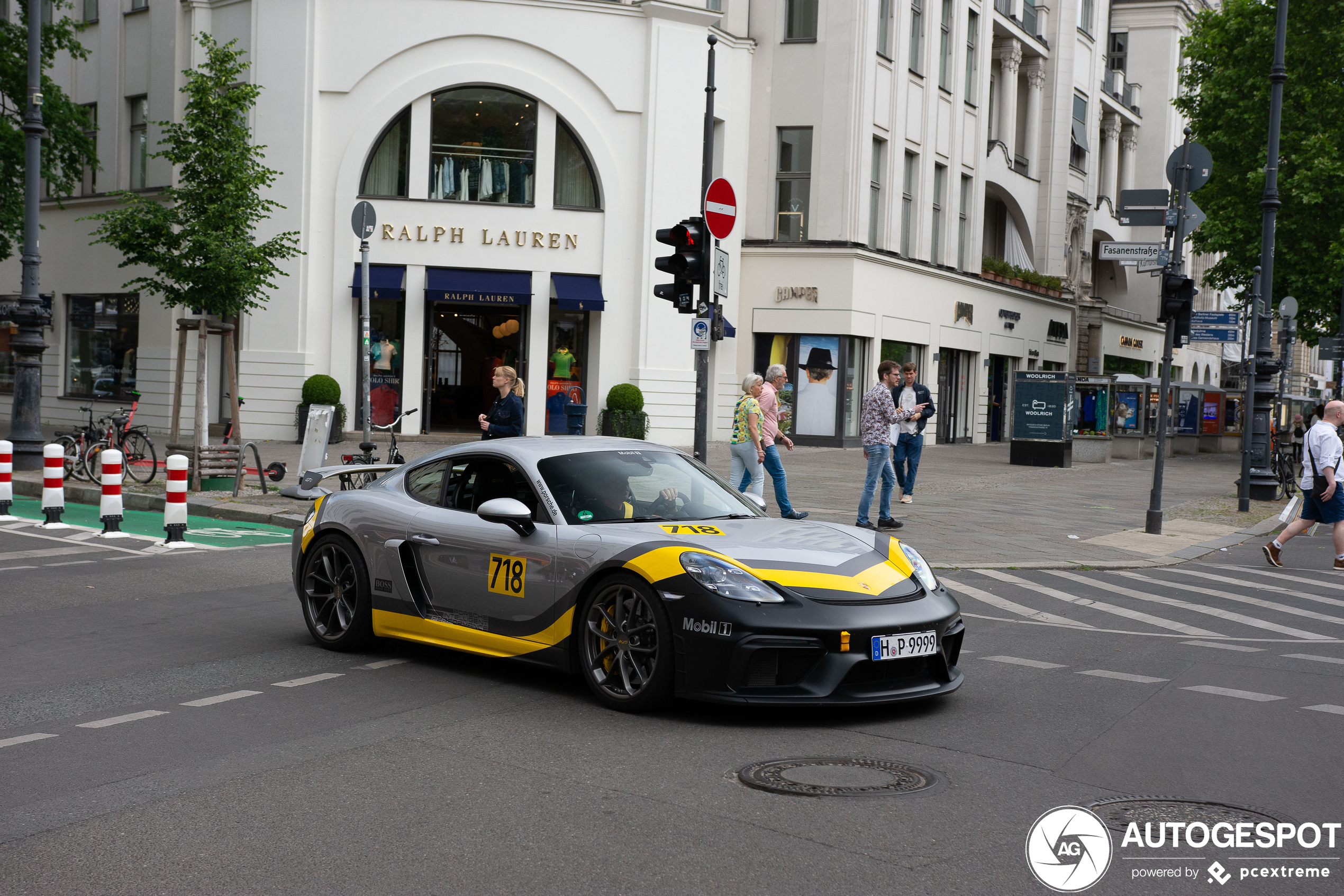 Porsche 718 Cayman GT4