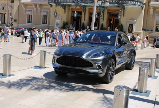 Aston Martin DBX