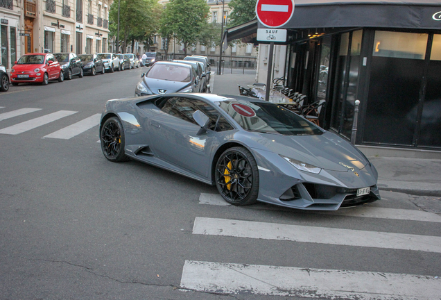 Lamborghini Huracán LP640-4 EVO