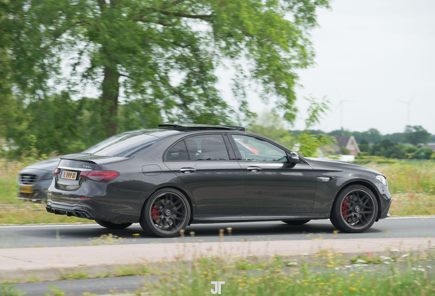 Mercedes-AMG E 63 S W213 2021