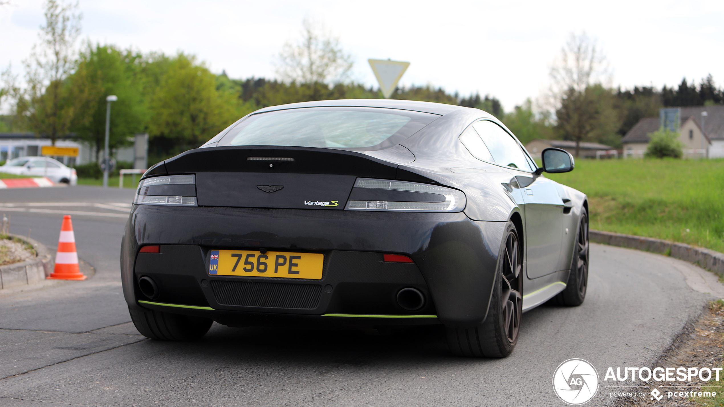 Aston Martin V8 Vantage S