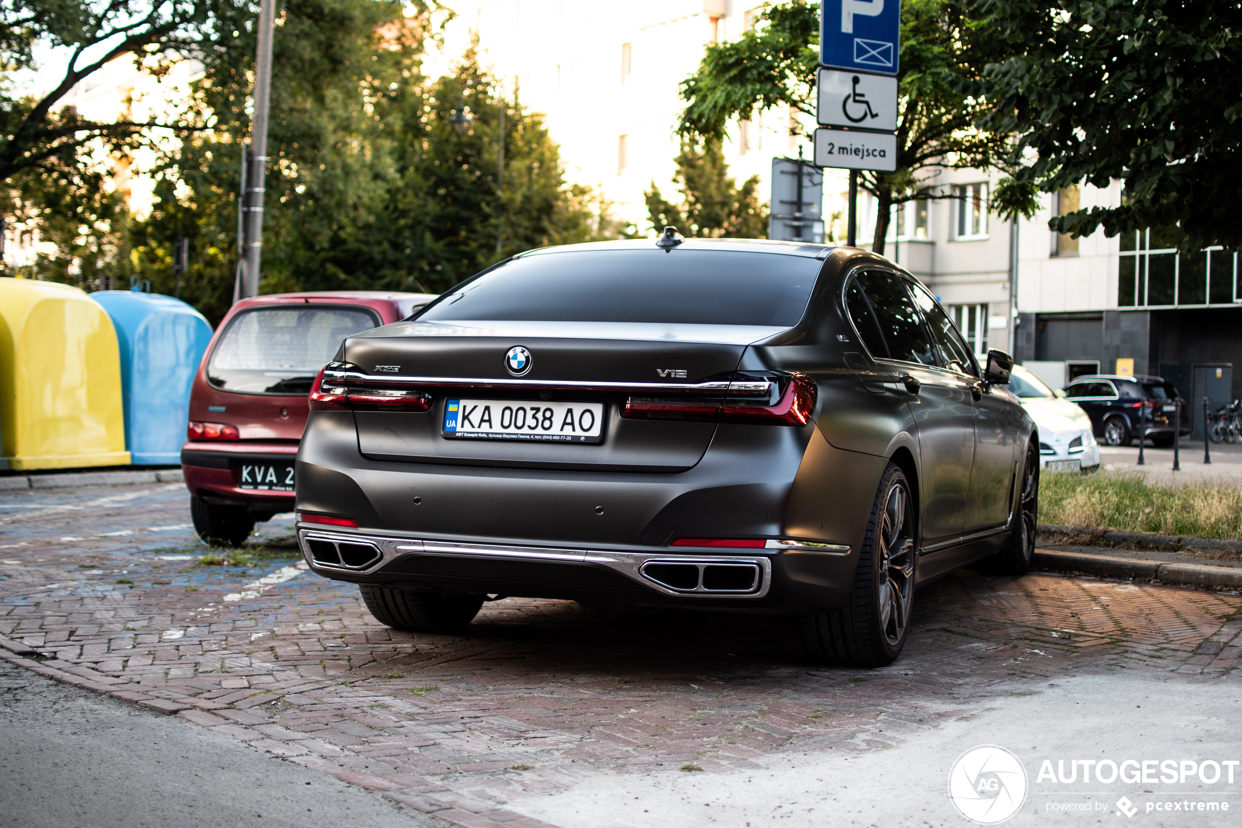 BMW M760Li xDrive 2019