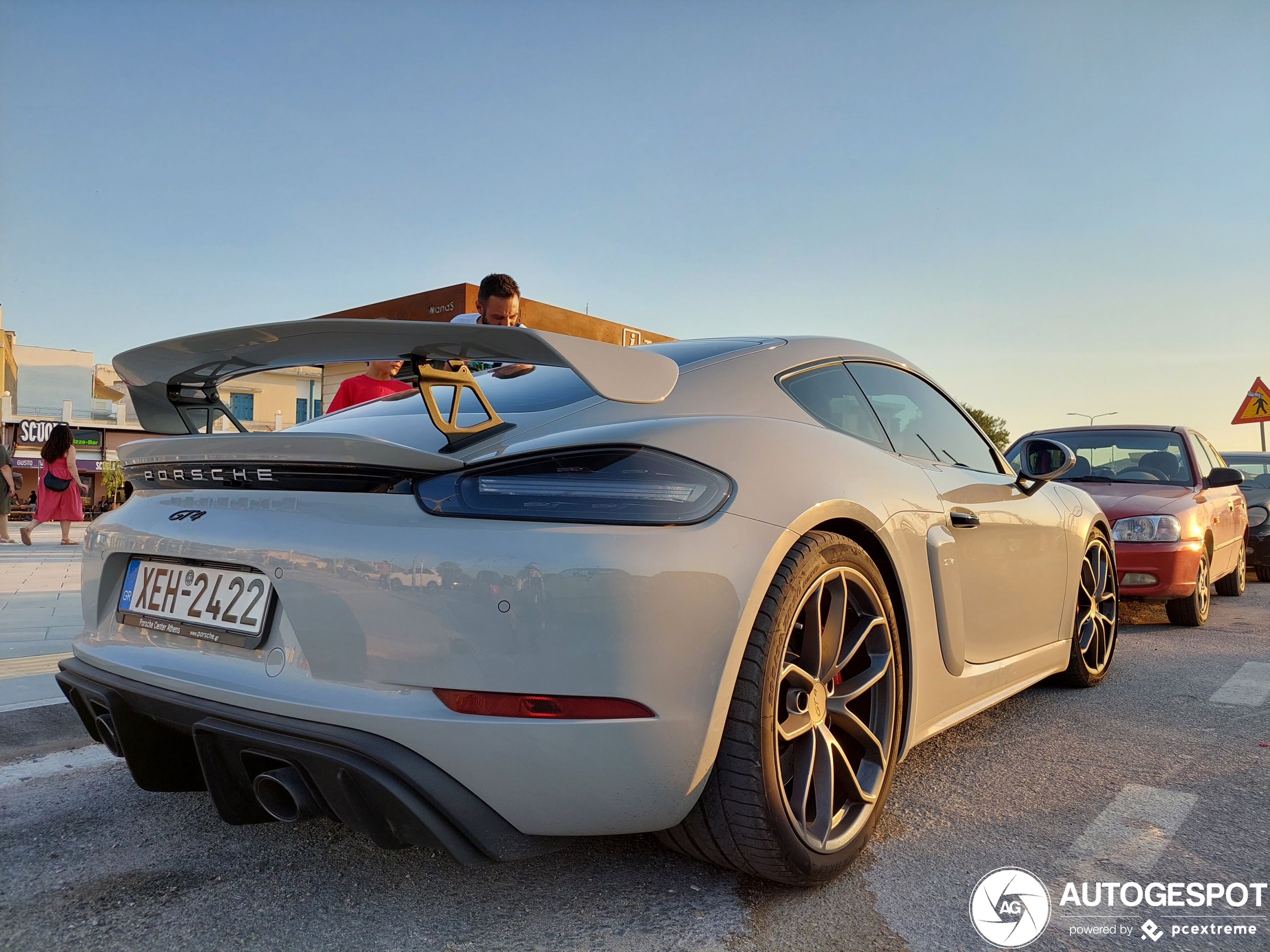 Porsche 718 Cayman GT4