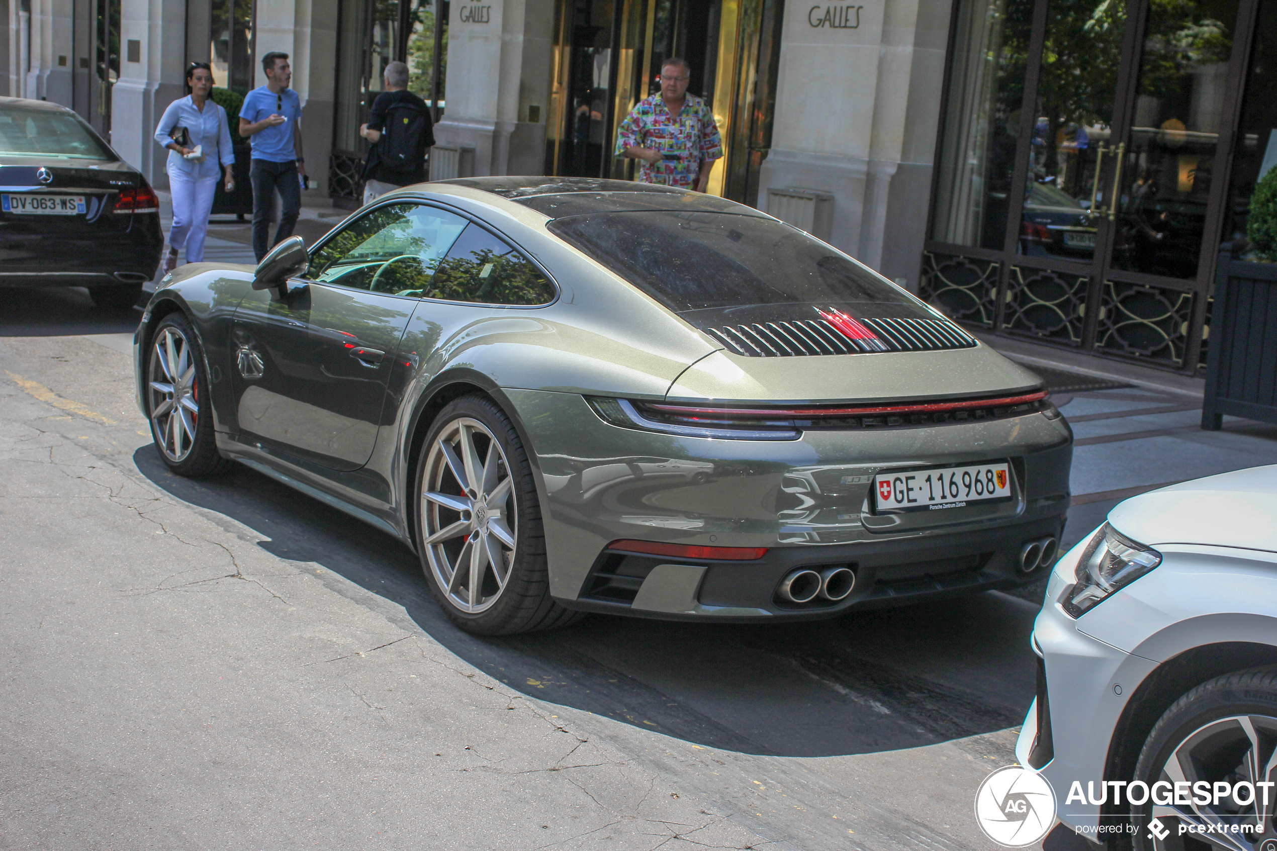 Porsche 992 Carrera 4S