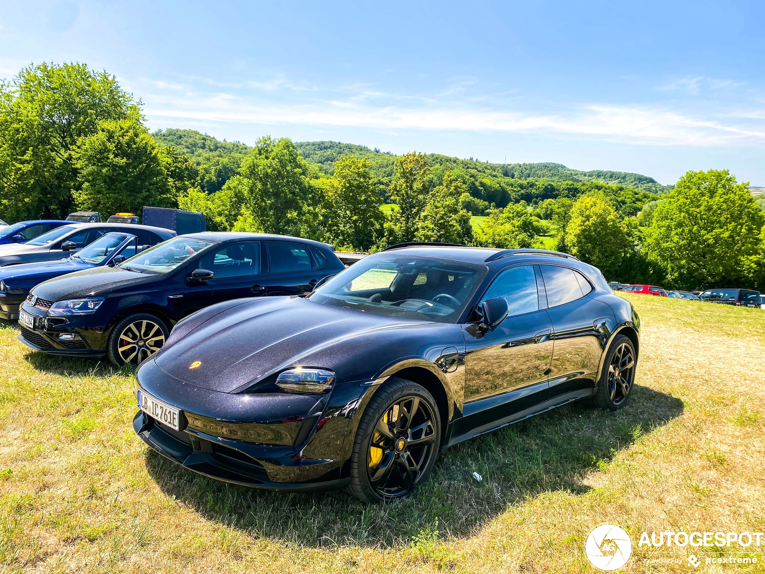 Porsche Taycan Turbo S Cross Turismo