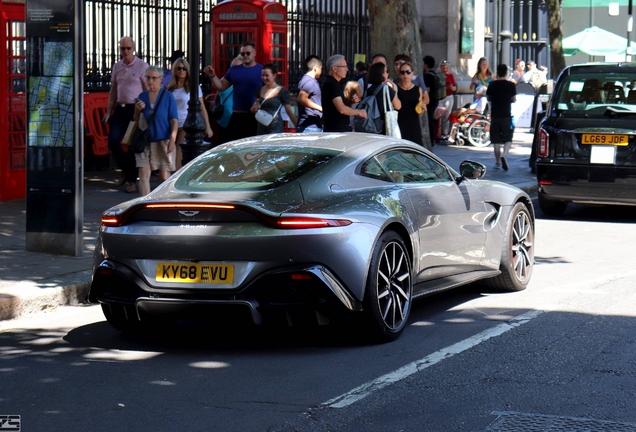 Aston Martin V8 Vantage 2018