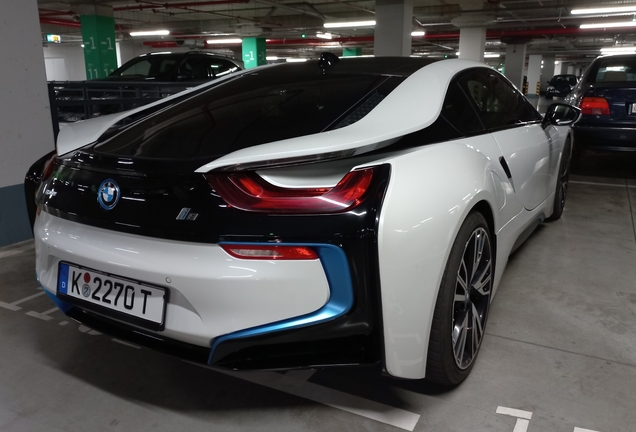 BMW i8