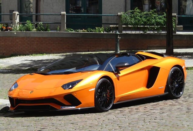 Lamborghini Aventador S LP740-4 Roadster