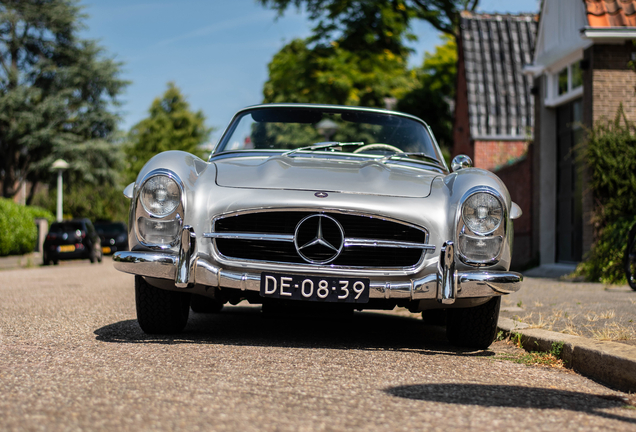 Mercedes-Benz 300SL Roadster