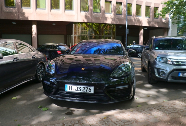 Porsche 971 Panamera Turbo