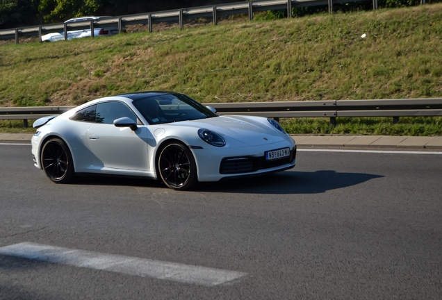 Porsche 992 Carrera 4S