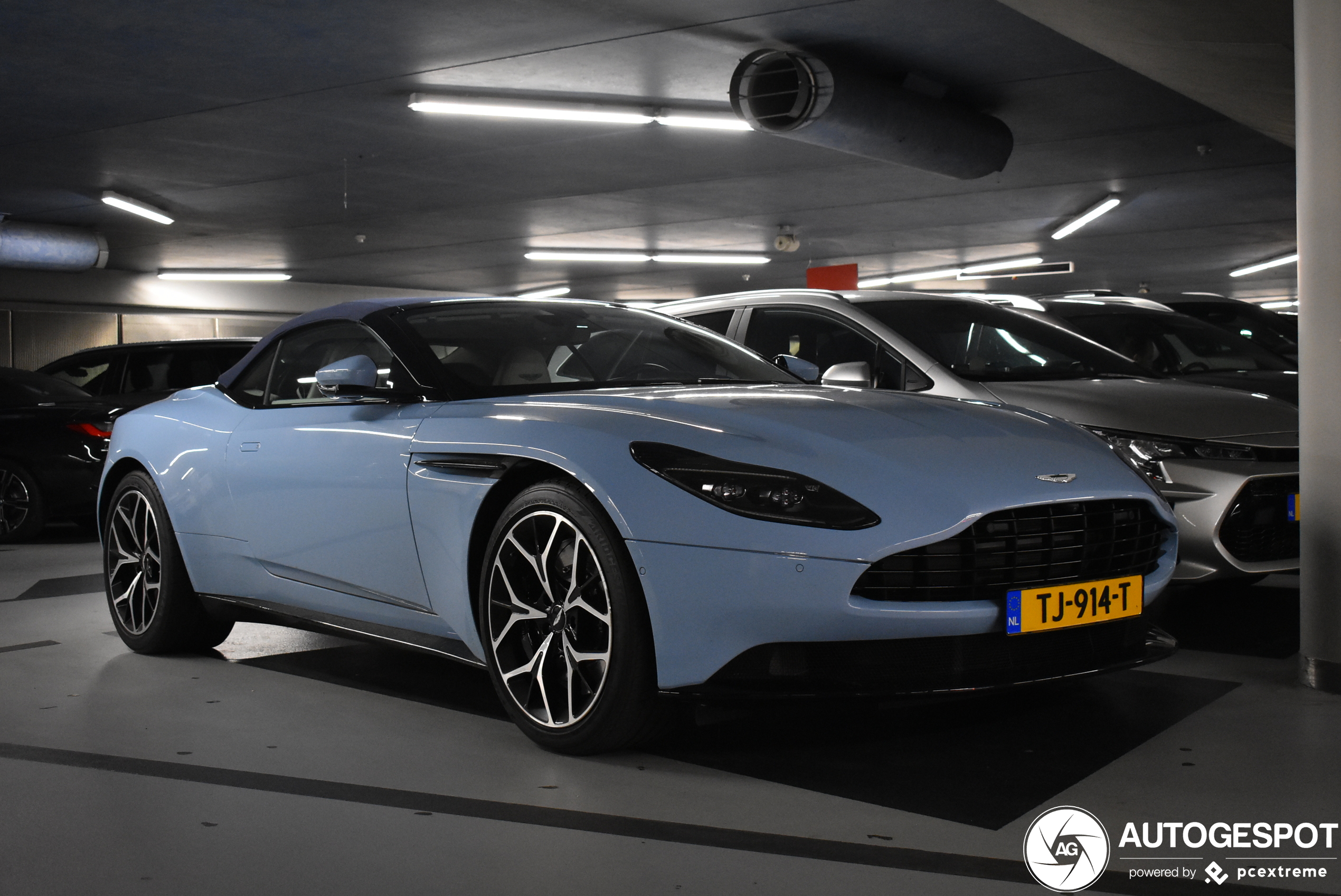 Aston Martin DB11 V8 Volante