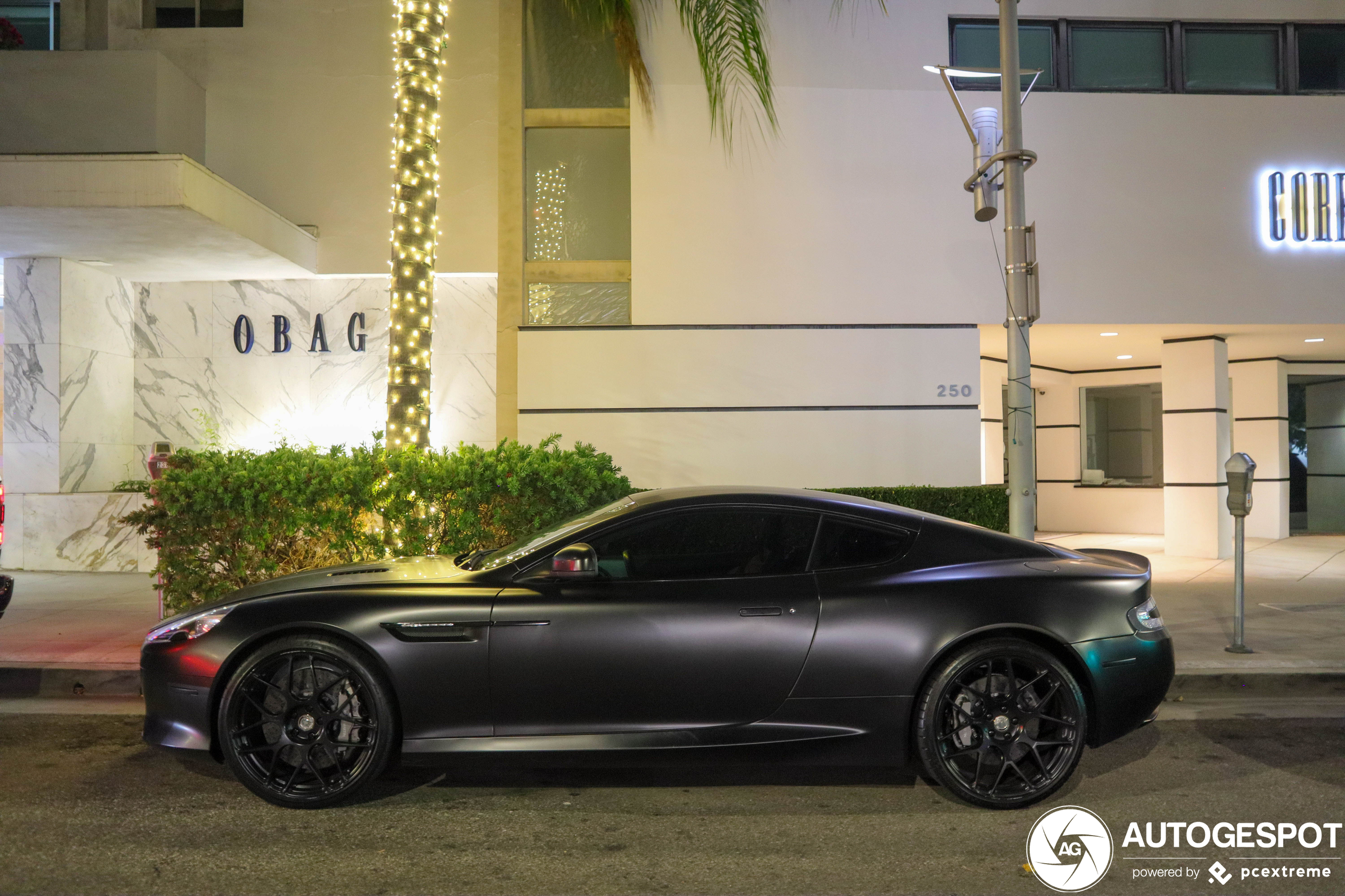 Aston Martin DB9 2015 Carbon Black Edition