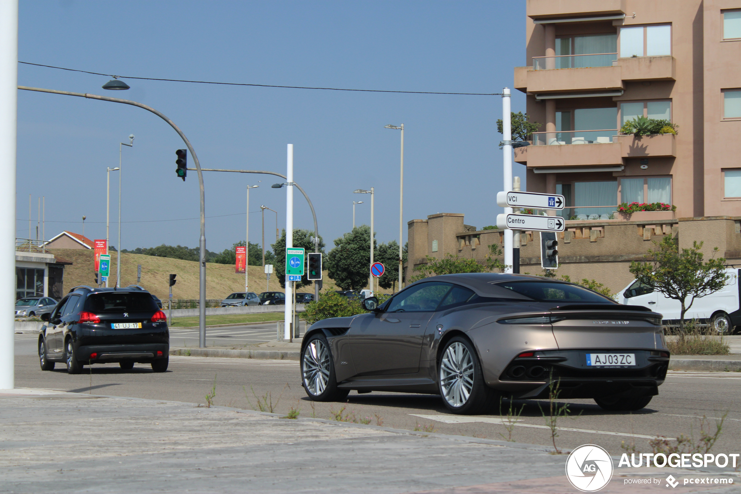 Aston Martin DBS Superleggera