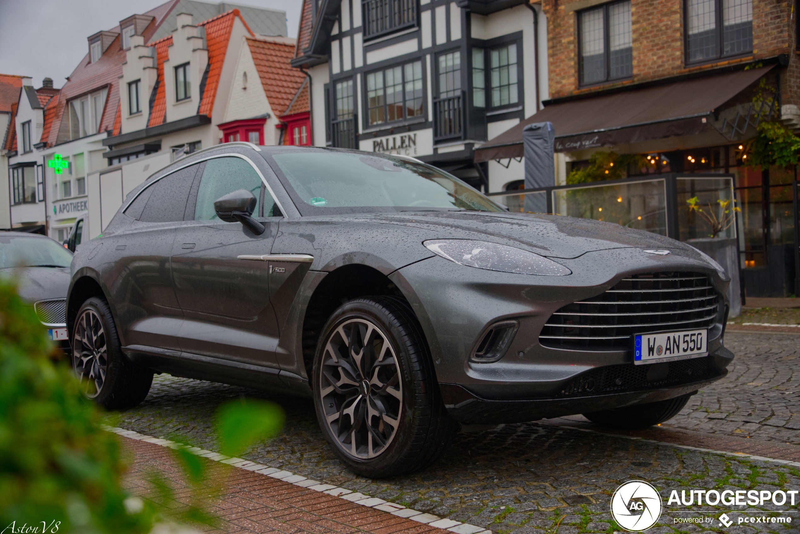 Aston Martin DBX