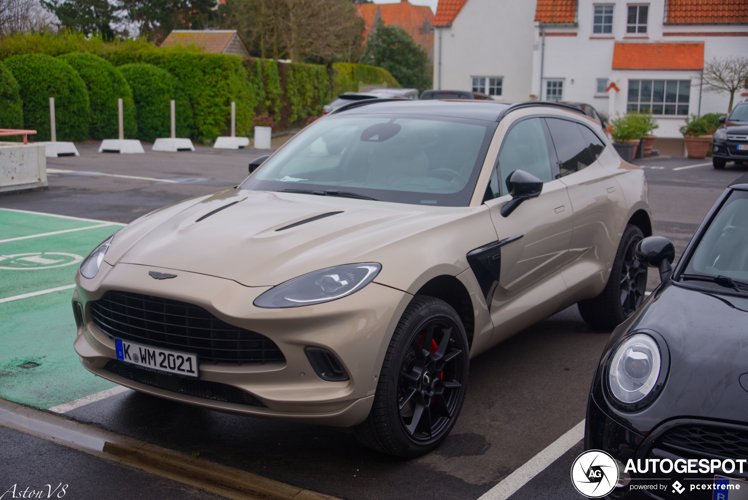 Aston Martin DBX