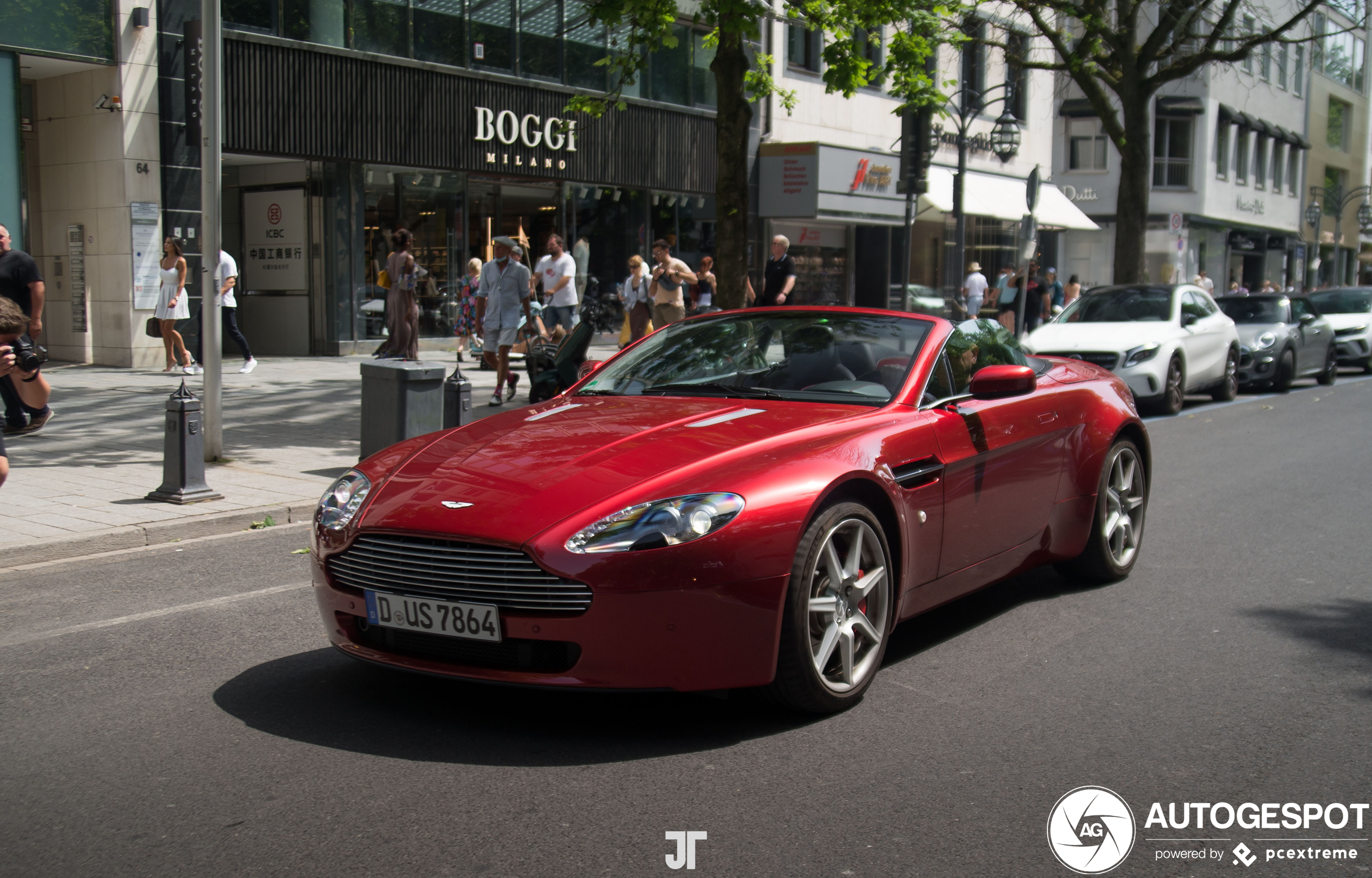 Aston Martin V8 Vantage Roadster