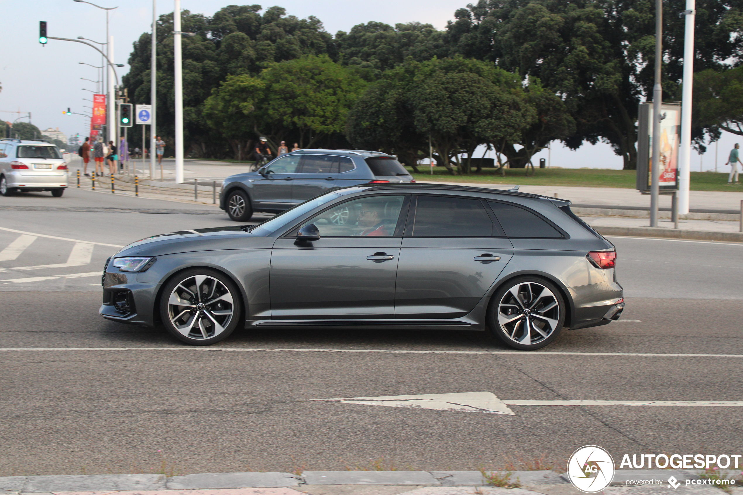 Audi RS4 Avant B9