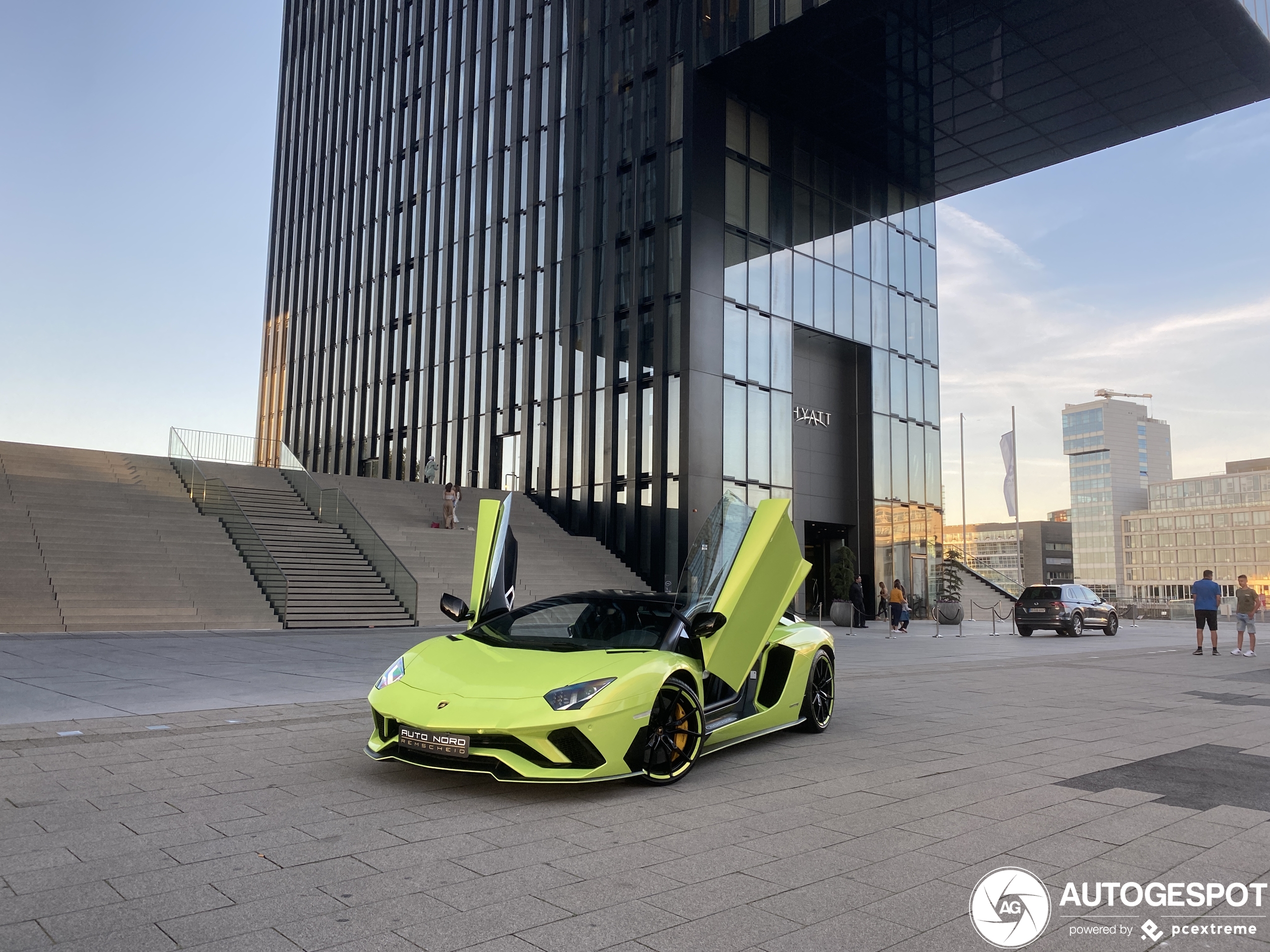 Lamborghini Aventador S LP740-4