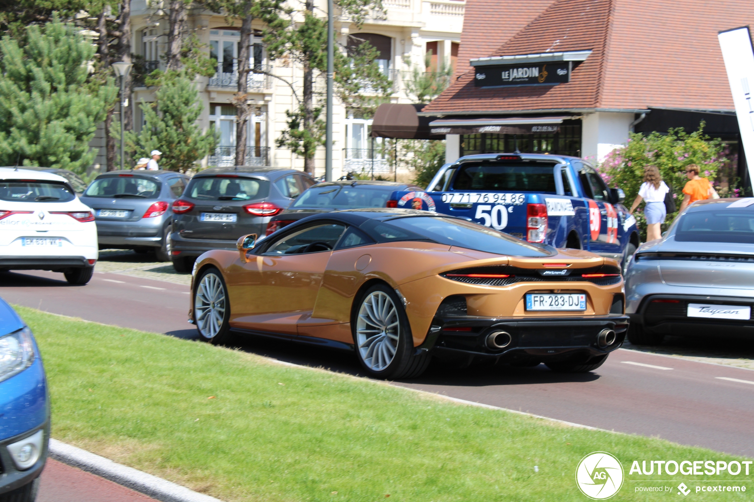 McLaren GT