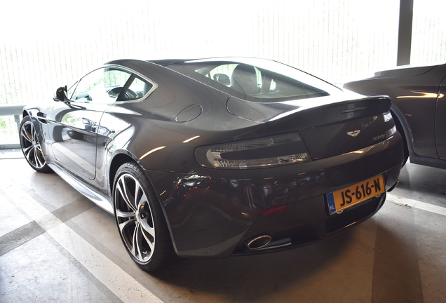 Aston Martin V12 Vantage