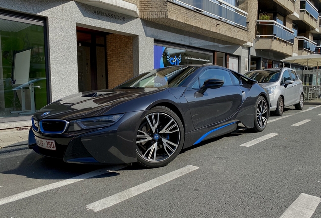 BMW i8