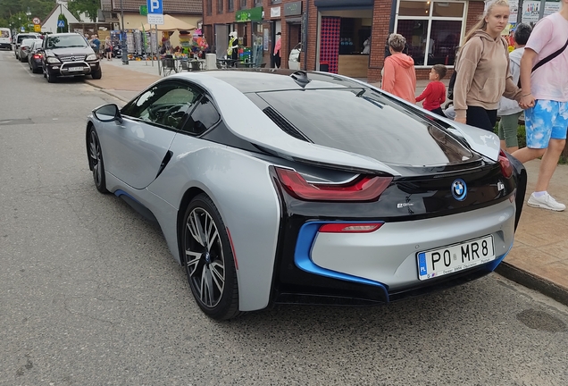 BMW i8